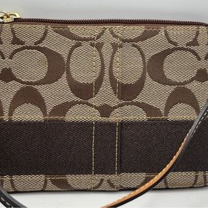 Signature coach, wristlet/wallet